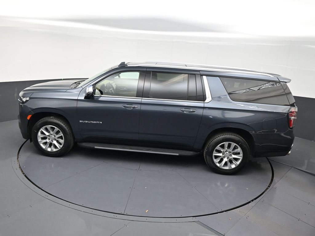 Used 2021 Chevrolet Suburban Premier w/ Premium Package RWD image 14