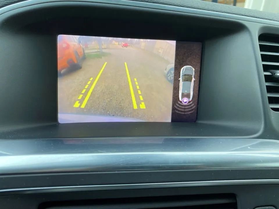 Used 2018 Volvo S60 T5 Inscription image 22