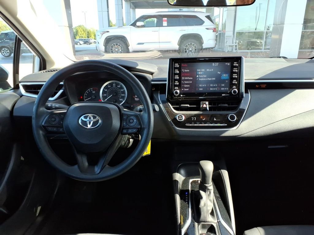 Used 2021 Toyota Corolla LE w/ Carpet Mat Package (TMS) FWD image 12