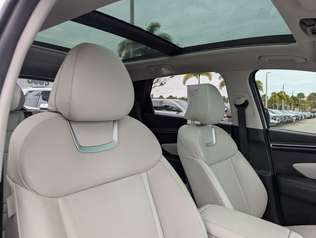 Used 2023 Hyundai Tucson Limited image 11