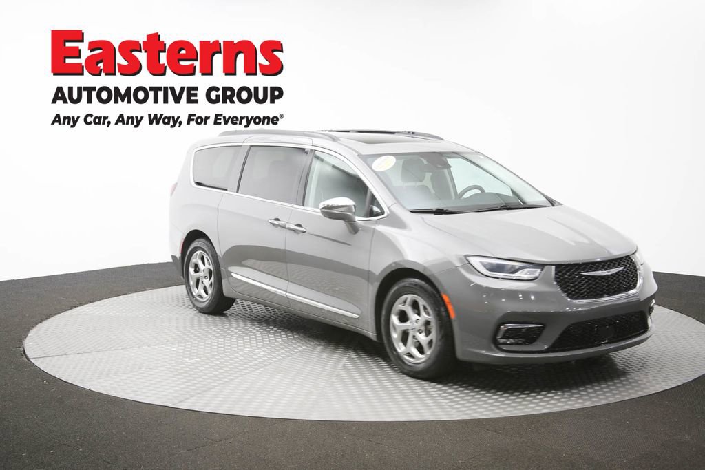 Used 2022 Chrysler Pacifica Limited FWD image 47