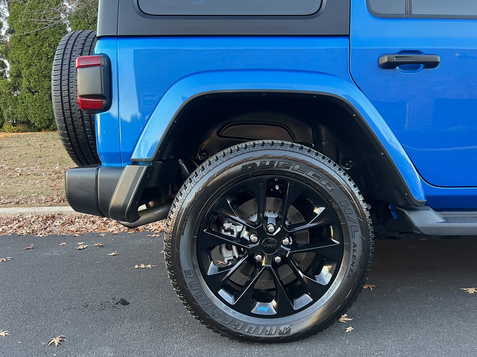 Used 2022 Jeep Wrangler Unlimited Sahara w/ Cold Weather Group image 37