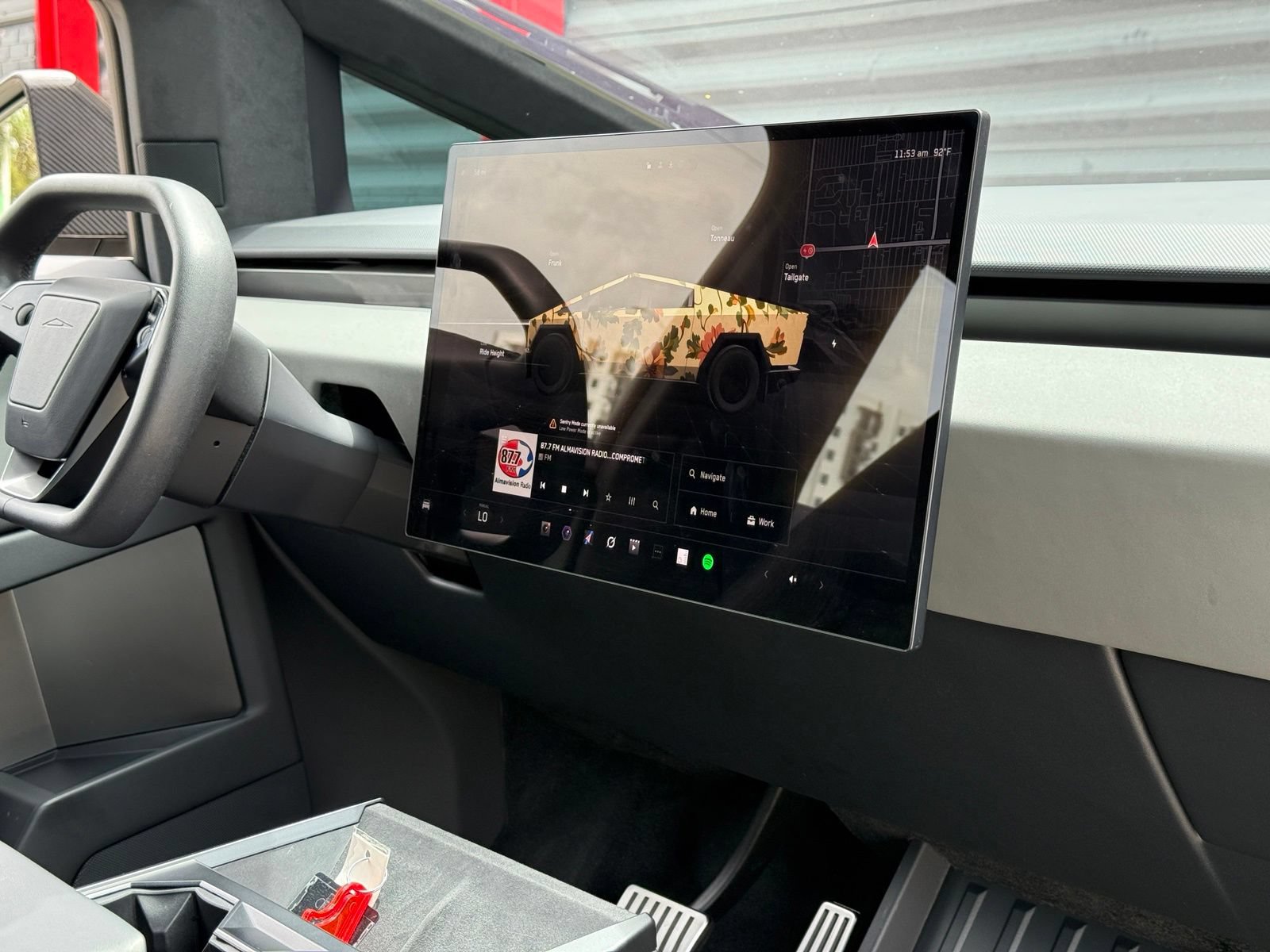 Used 2025 Tesla Cybertruck AWD Crew Cab image 27