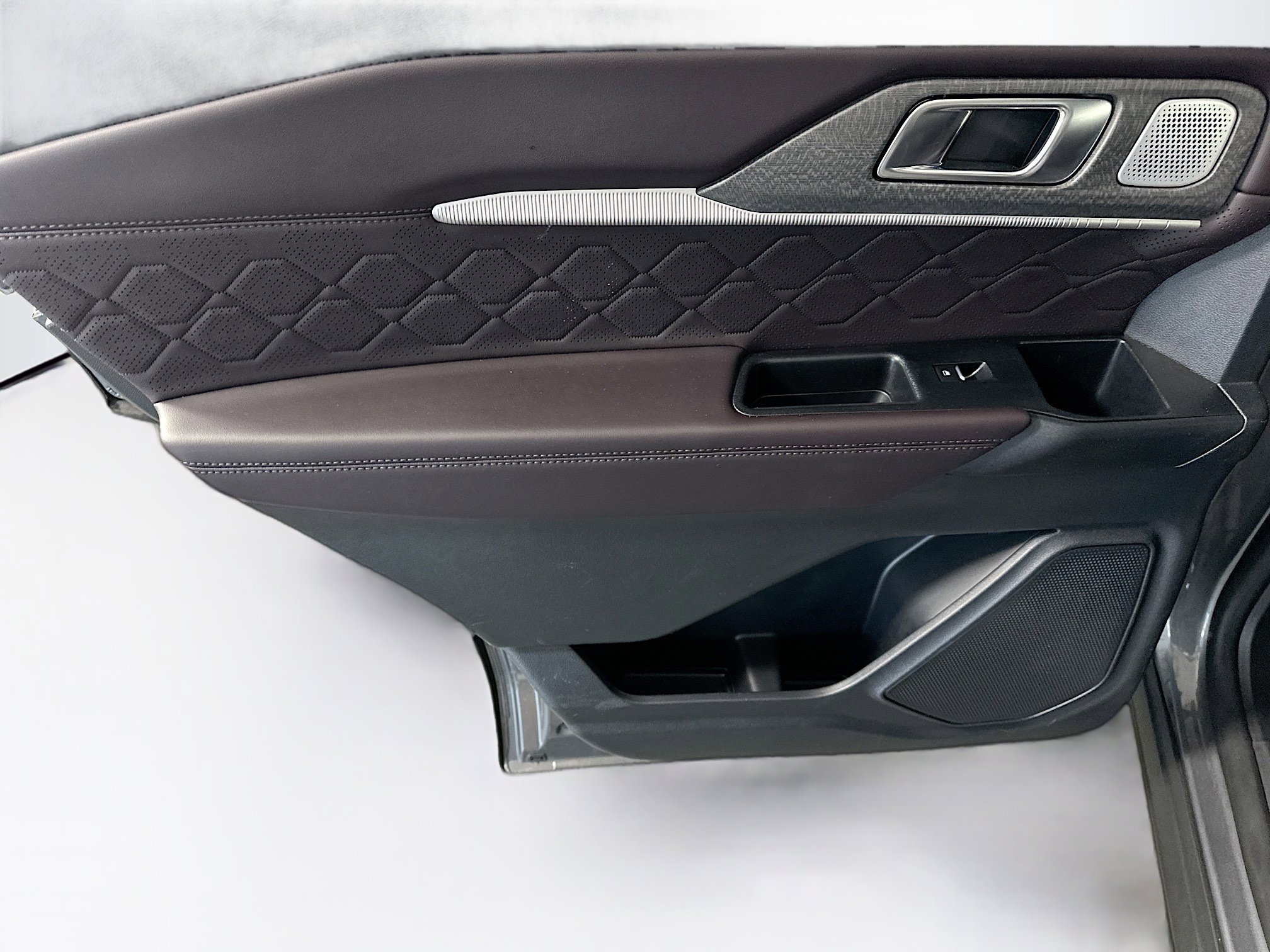 Used 2025 Ford Explorer Platinum w/ LUX Leather Package image 26