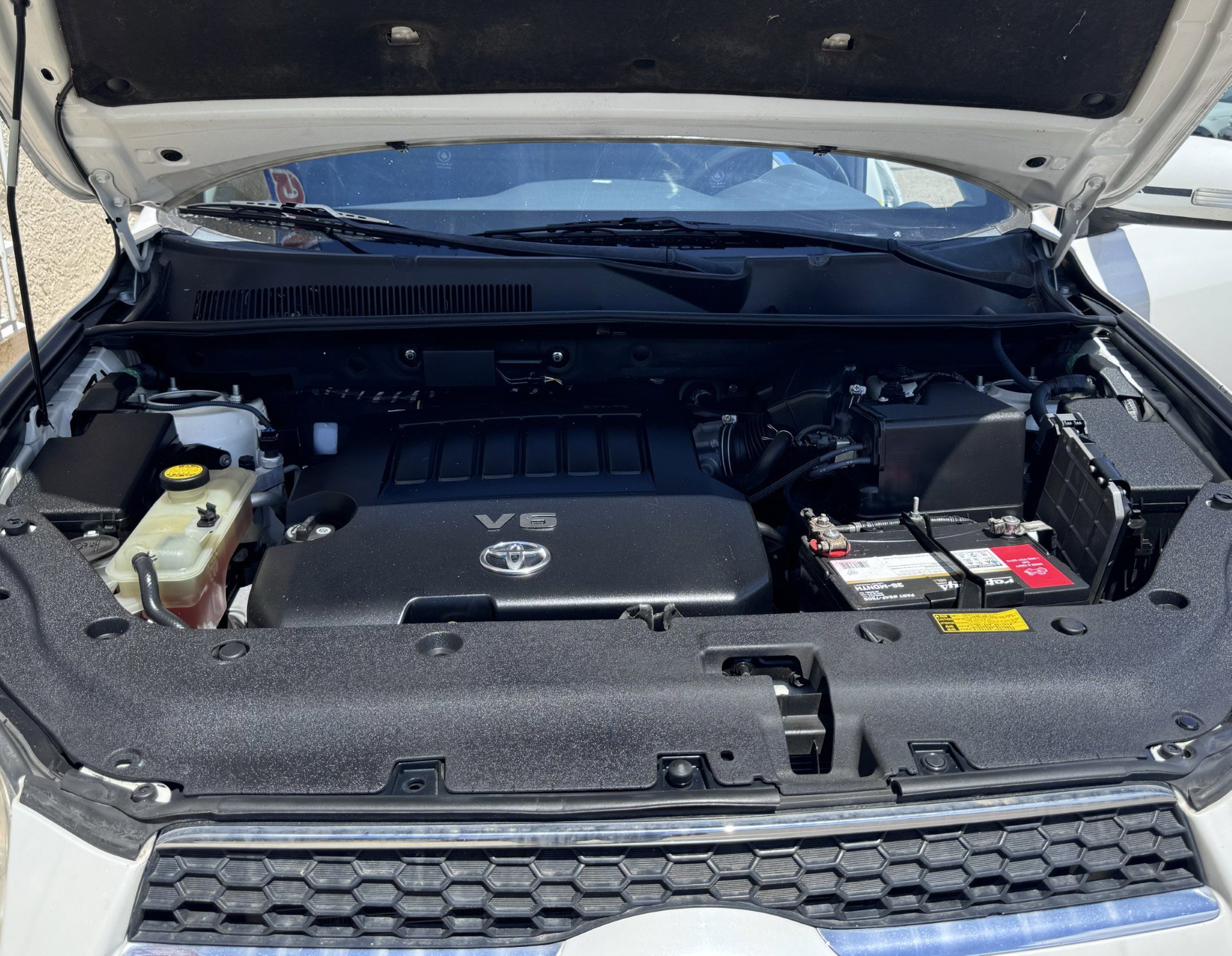 Used 2011 Toyota RAV4 Limited w/ Limited Extra Value Pkg AWD/4WD image 24