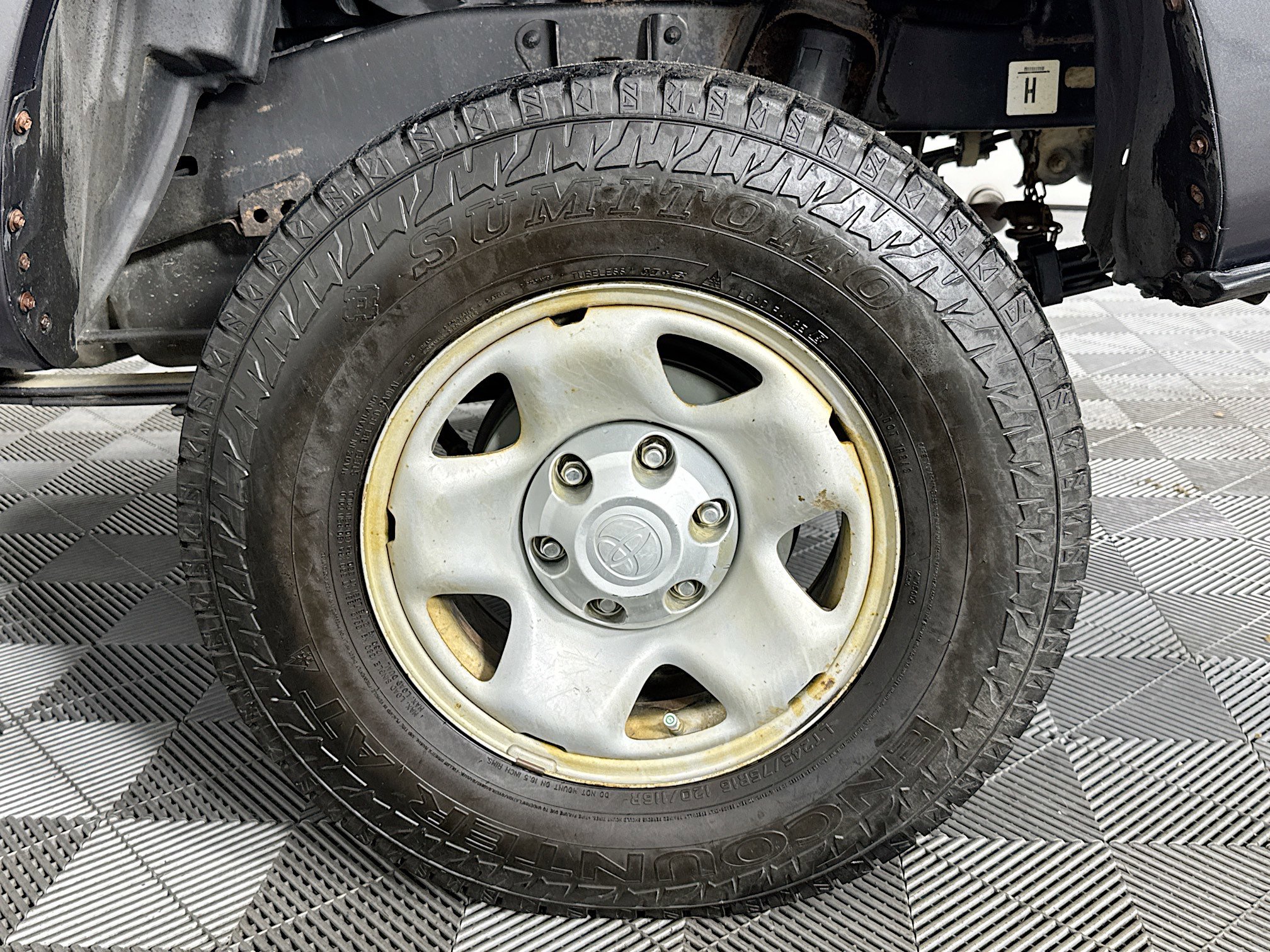 Used 2020 Toyota Tacoma SR image 33