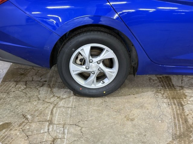 Used 2021 Hyundai Elantra SE image 6