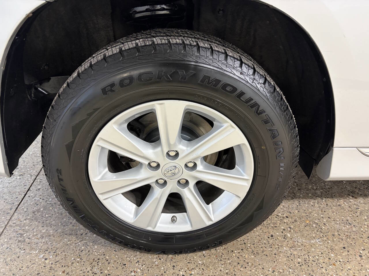 Used 2013 Toyota Highlander 4WD Hybrid image 44