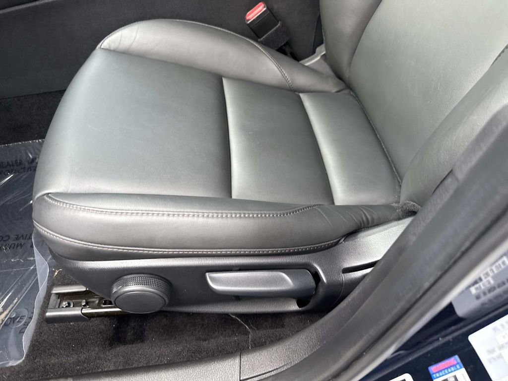 Certified 2025 MAZDA MAZDA3 s FWD image 23