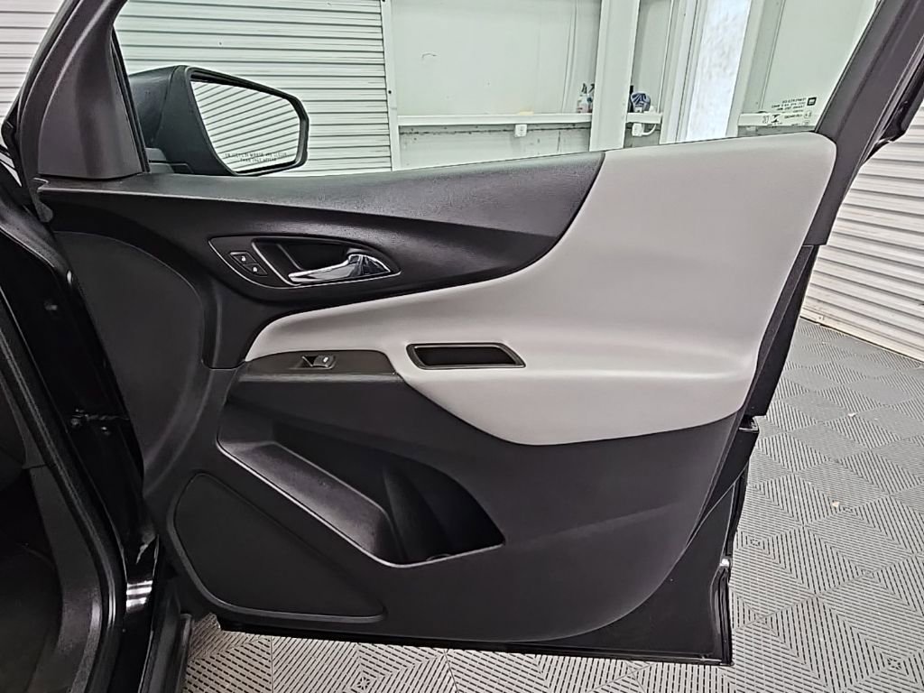 Used 2023 Chevrolet Equinox LS w/ Midnight Edition image 38