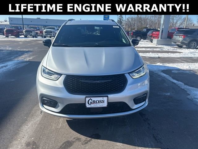 New 2026 Chrysler Pacifica Select w/ S Appearance Package image 3