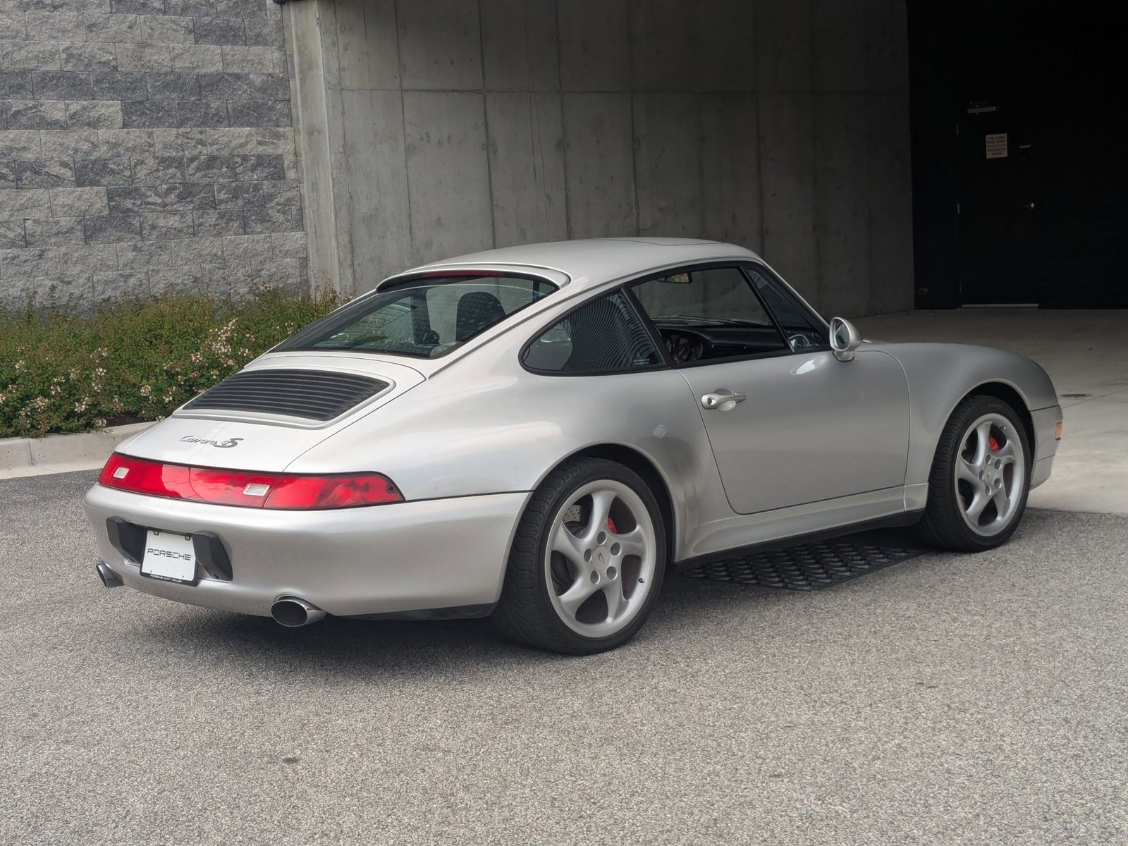 Used 1998 Porsche 911 GT3 RS image 9