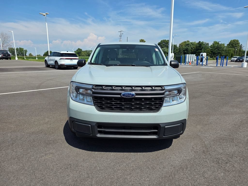 Used 2022 Ford Maverick XLT FWD image 2