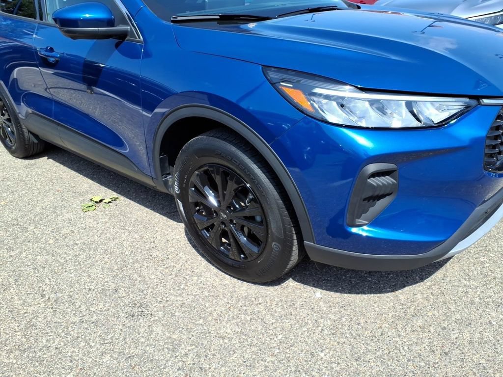 Certified 2023 Ford Escape Active w/ Tech Pack #2 AWD/4WD image 5