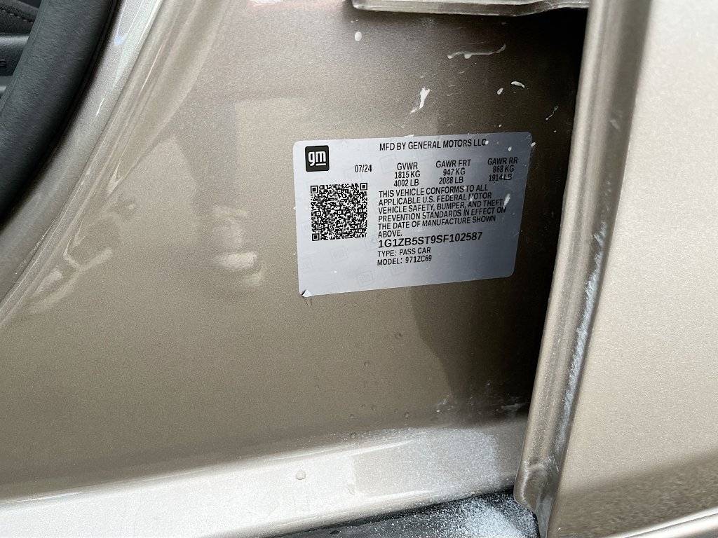 Used 2025 Chevrolet Malibu LS FWD image 32