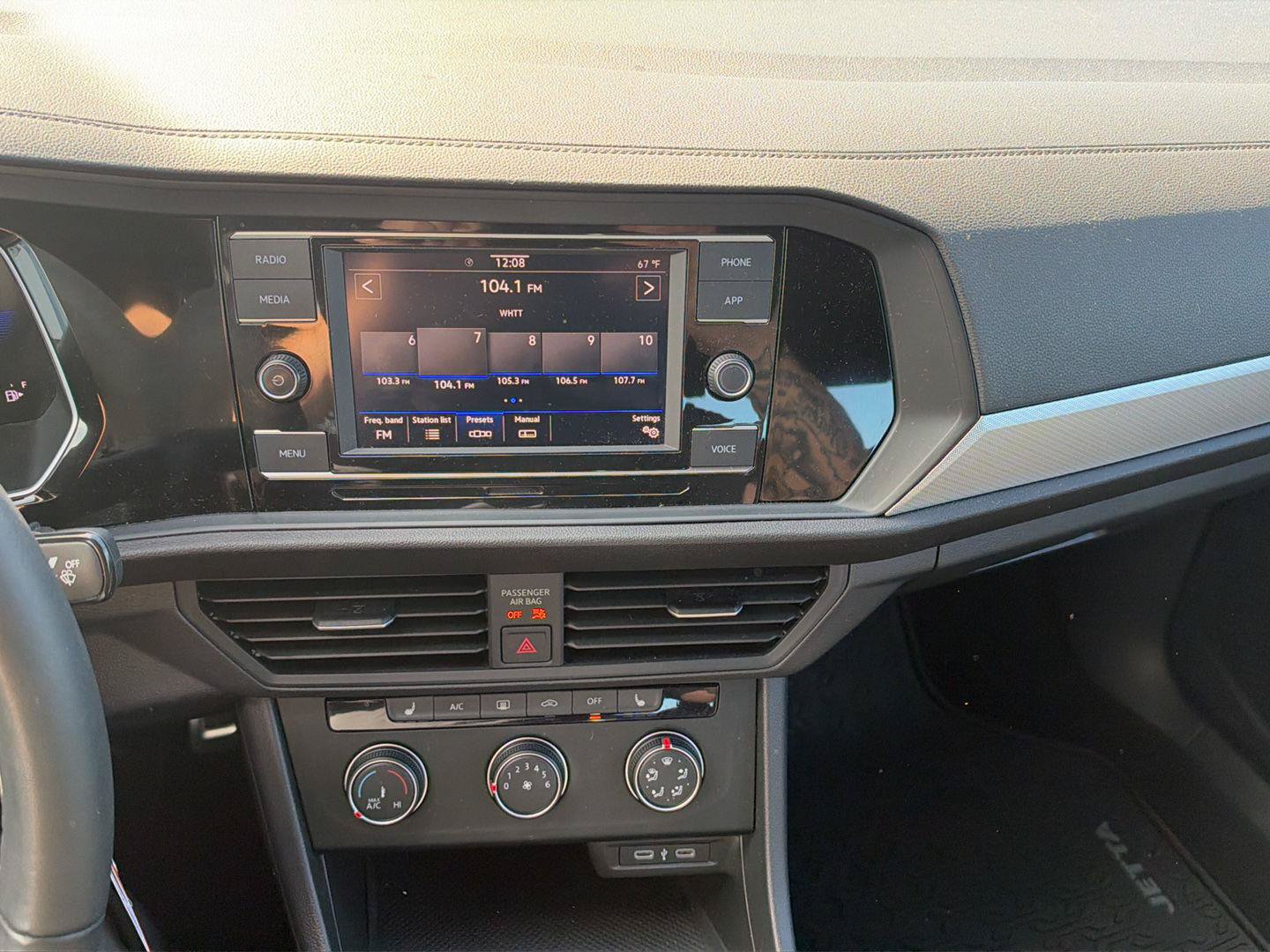 Used 2024 Volkswagen Jetta Sport FWD image 9