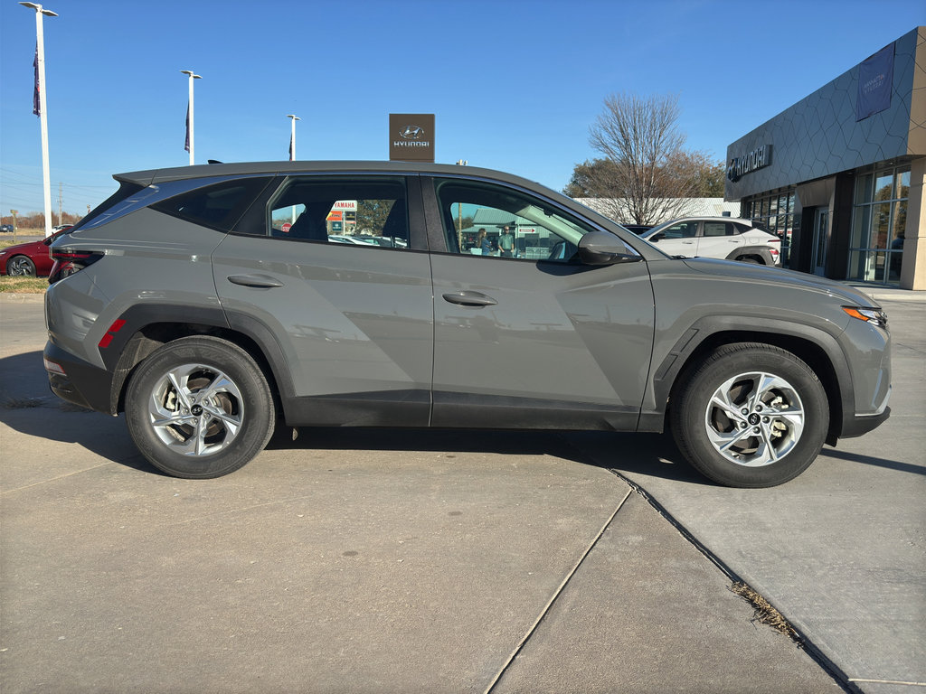 Certified 2024 Hyundai Tucson SE image 7