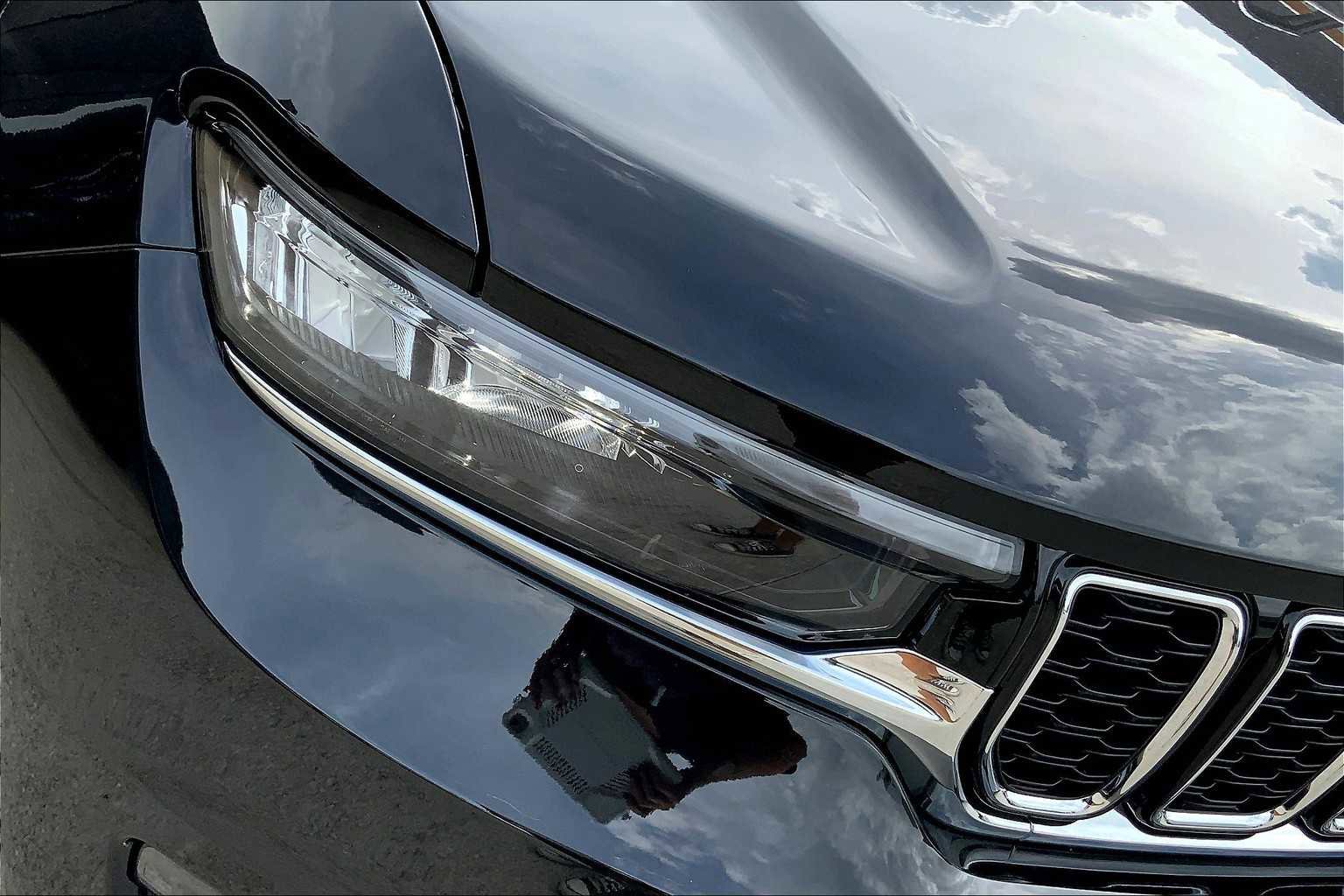 New 2025 Jeep Grand Cherokee L Limited w/ Trailer Tow Package image 14