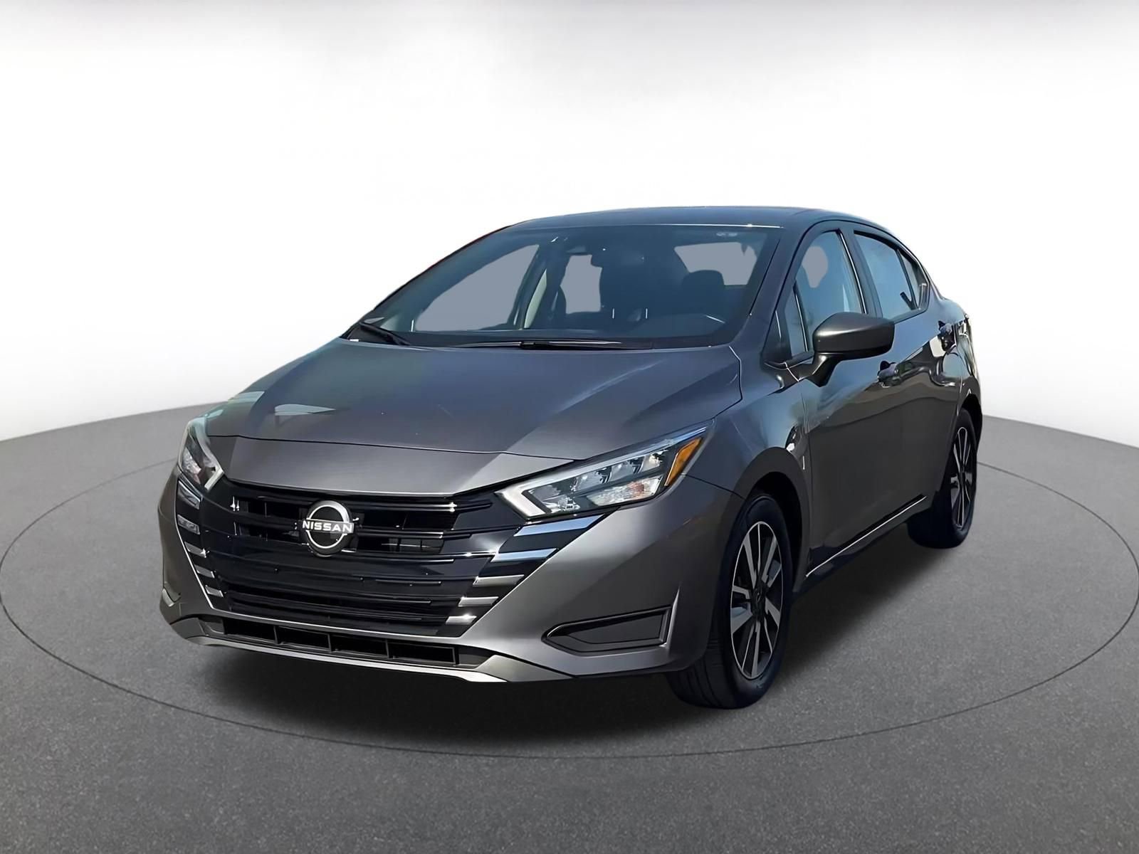 Used 2025 Nissan Versa SV image 7