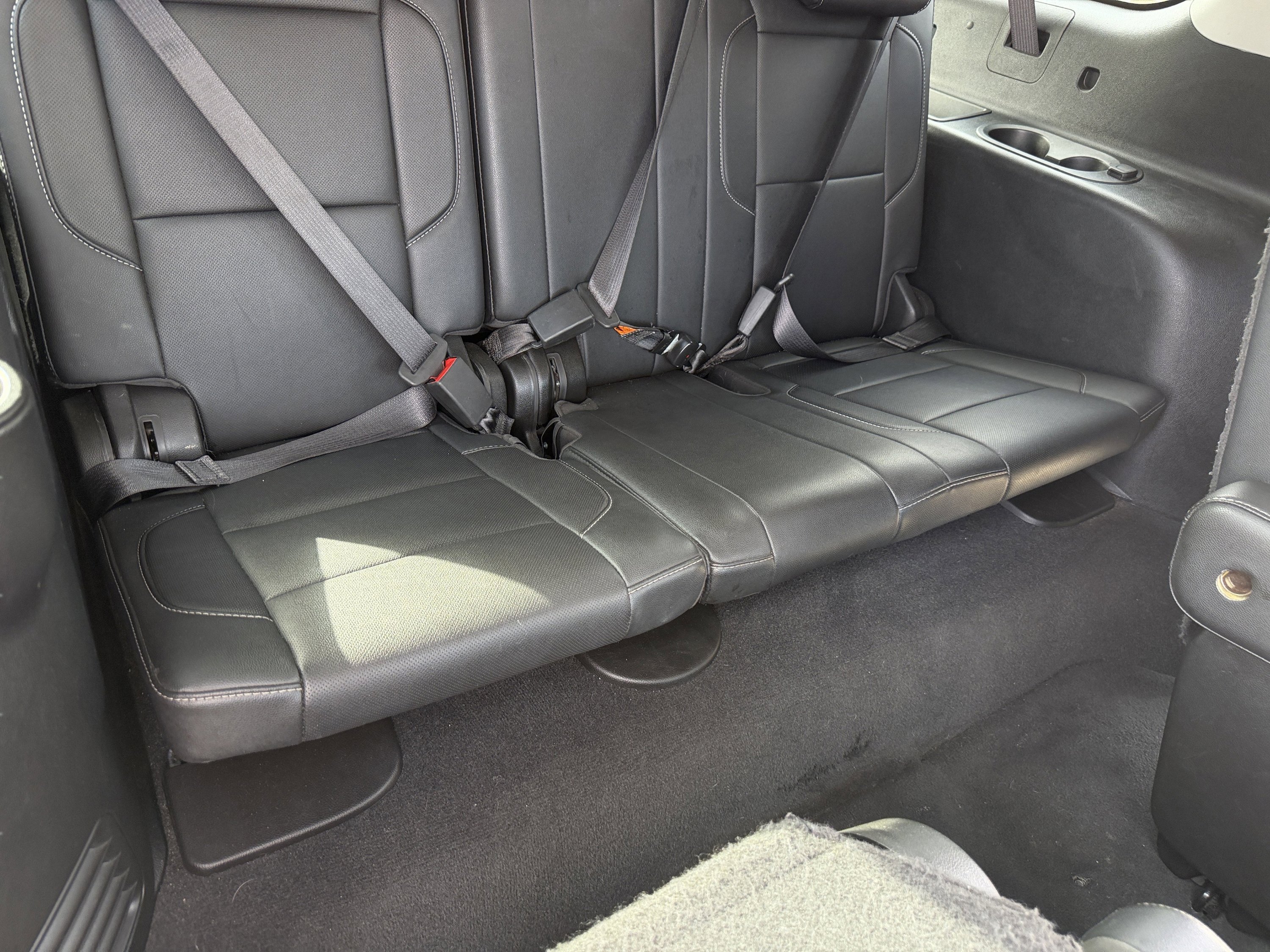 Used 2020 Chevrolet Suburban Premier image 40