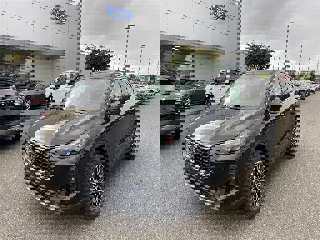New 2024 Ford Escape SE w/ PHEV Premium Package
