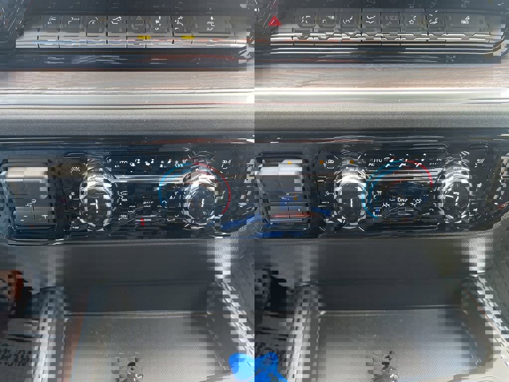 New 2026 GMC Sierra 1500 SLT w/ SLT Premium Plus Package image 36