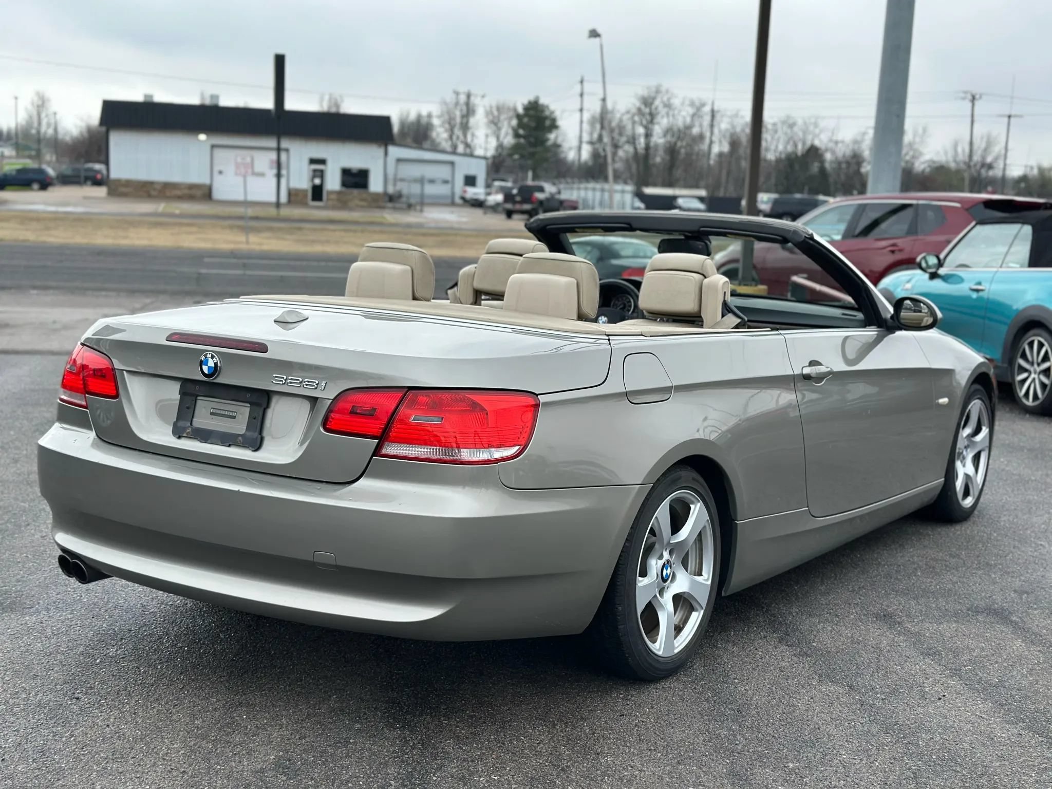 Used 2009 BMW 328i Convertible RWD image 10