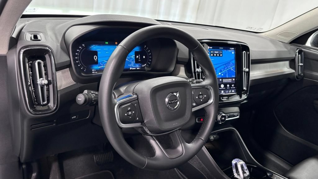 Certified 2026 Volvo XC40 B5 Plus AWD/4WD image 10