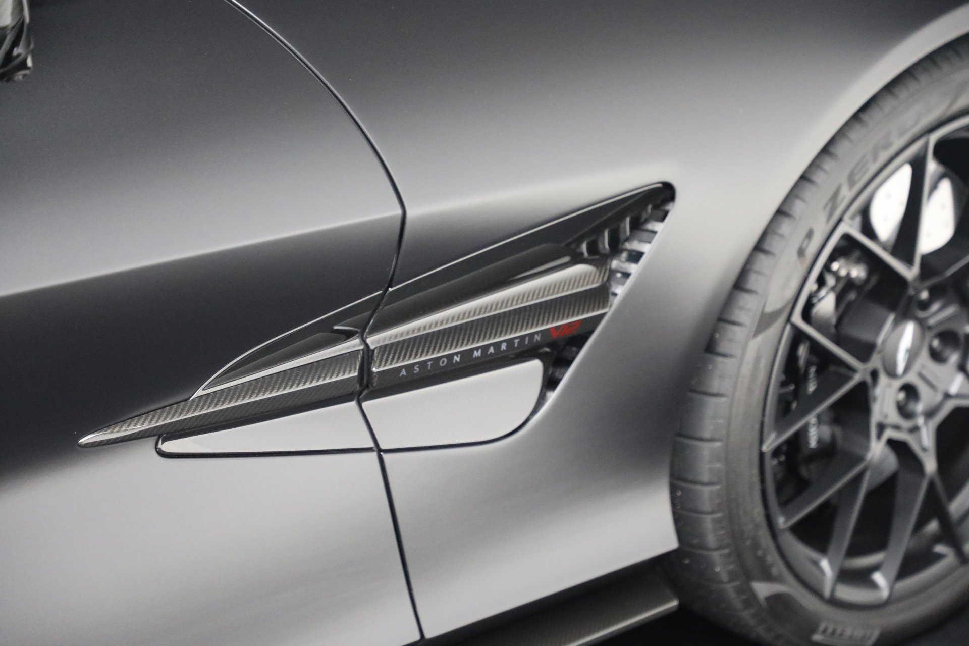 Used 2025 Aston Martin Vanquish image 15