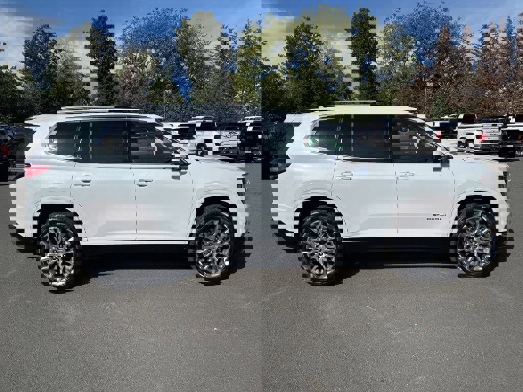 New 2026 GMC Acadia Denali w/ Super Cruise Package image 8