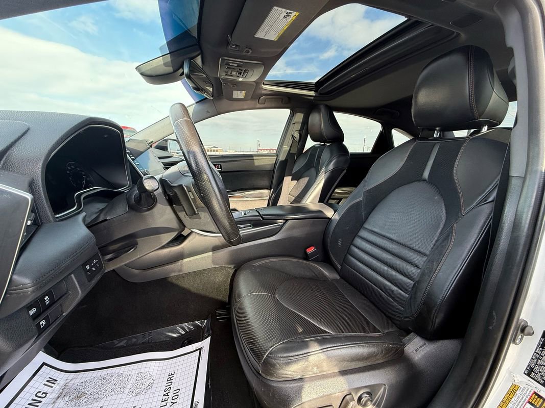 Used 2019 Toyota Avalon XSE image 19