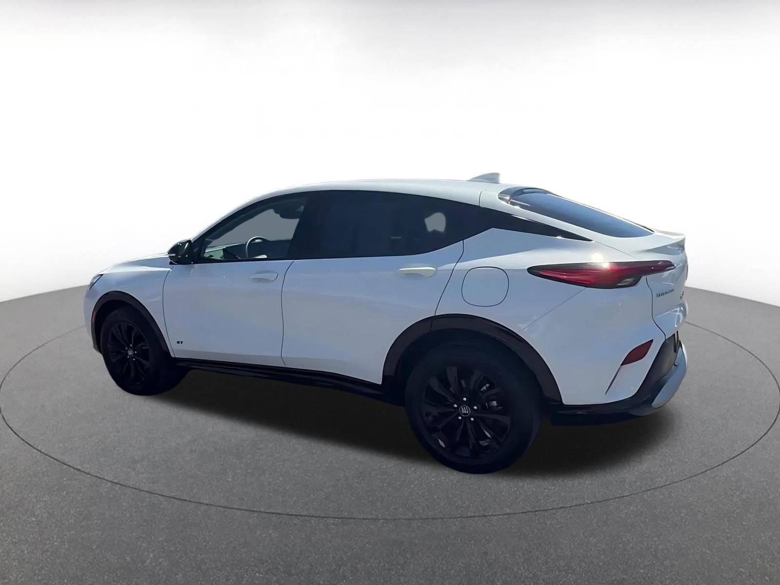 Used 2025 Buick Envista Sport Touring image 10