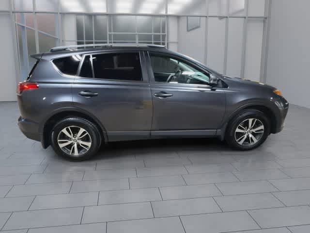 Used 2018 Toyota RAV4 XLE AWD/4WD image 9