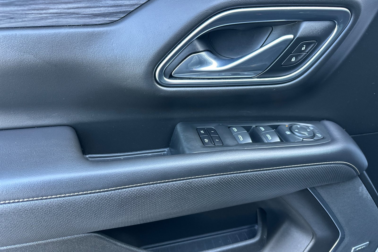 Used 2021 GMC Yukon SLT image 12