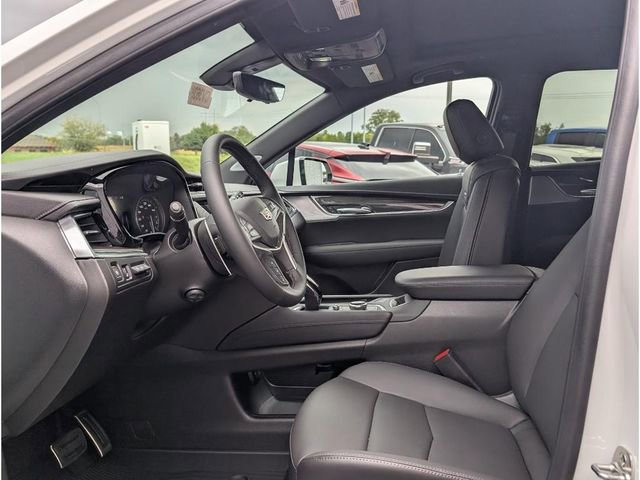 New 2025 Cadillac XT5 Sportv w/ LPO, Blue Accent Package image 14