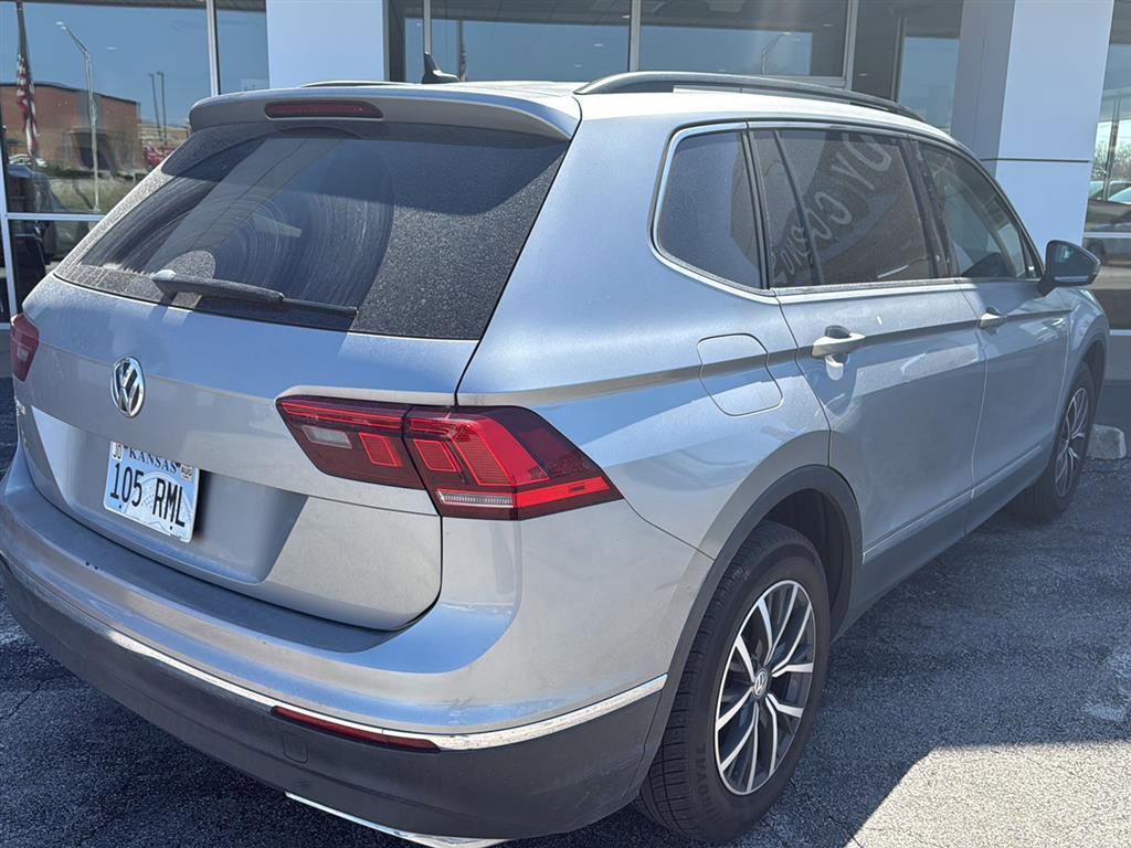 Used 2020 Volkswagen Tiguan SEL image 3