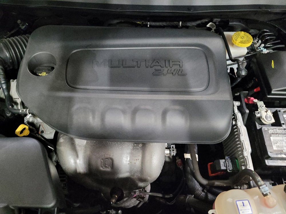 Used 2020 Jeep Cherokee Latitude Plus w/ Cold Weather Group AWD/4WD image 30