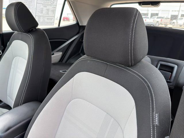 Used 2024 Hyundai Venue SEL image 19