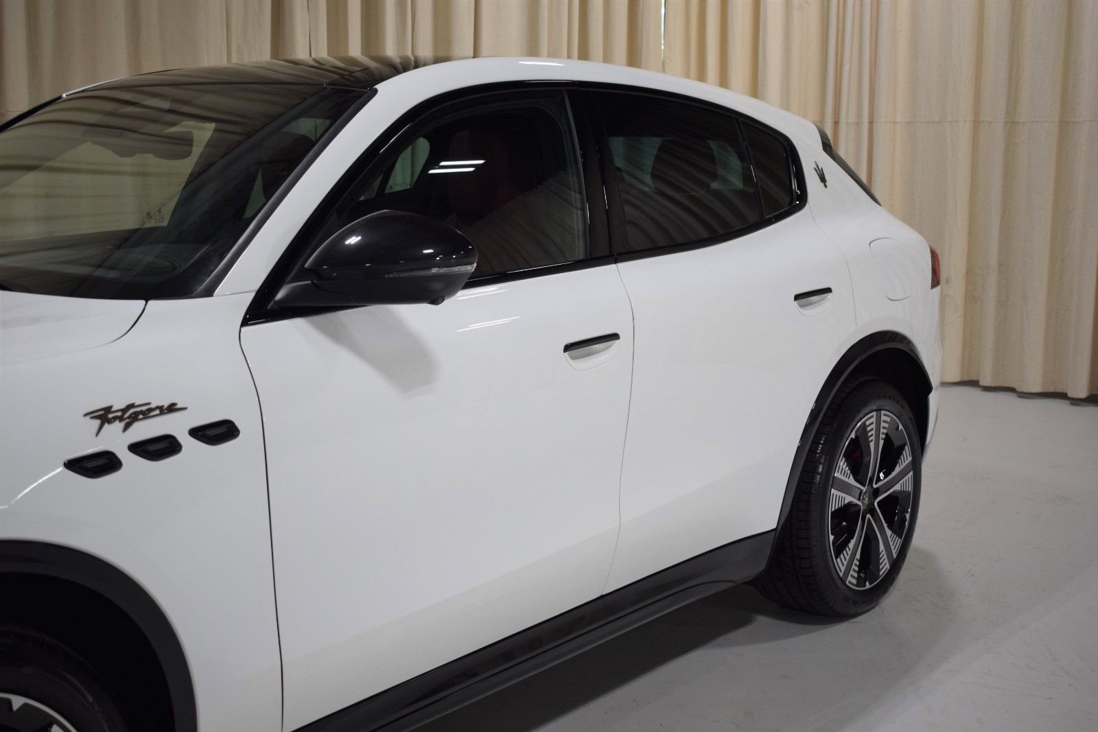 New 2025 Maserati Grecale Folgore AWD/4WD image 2