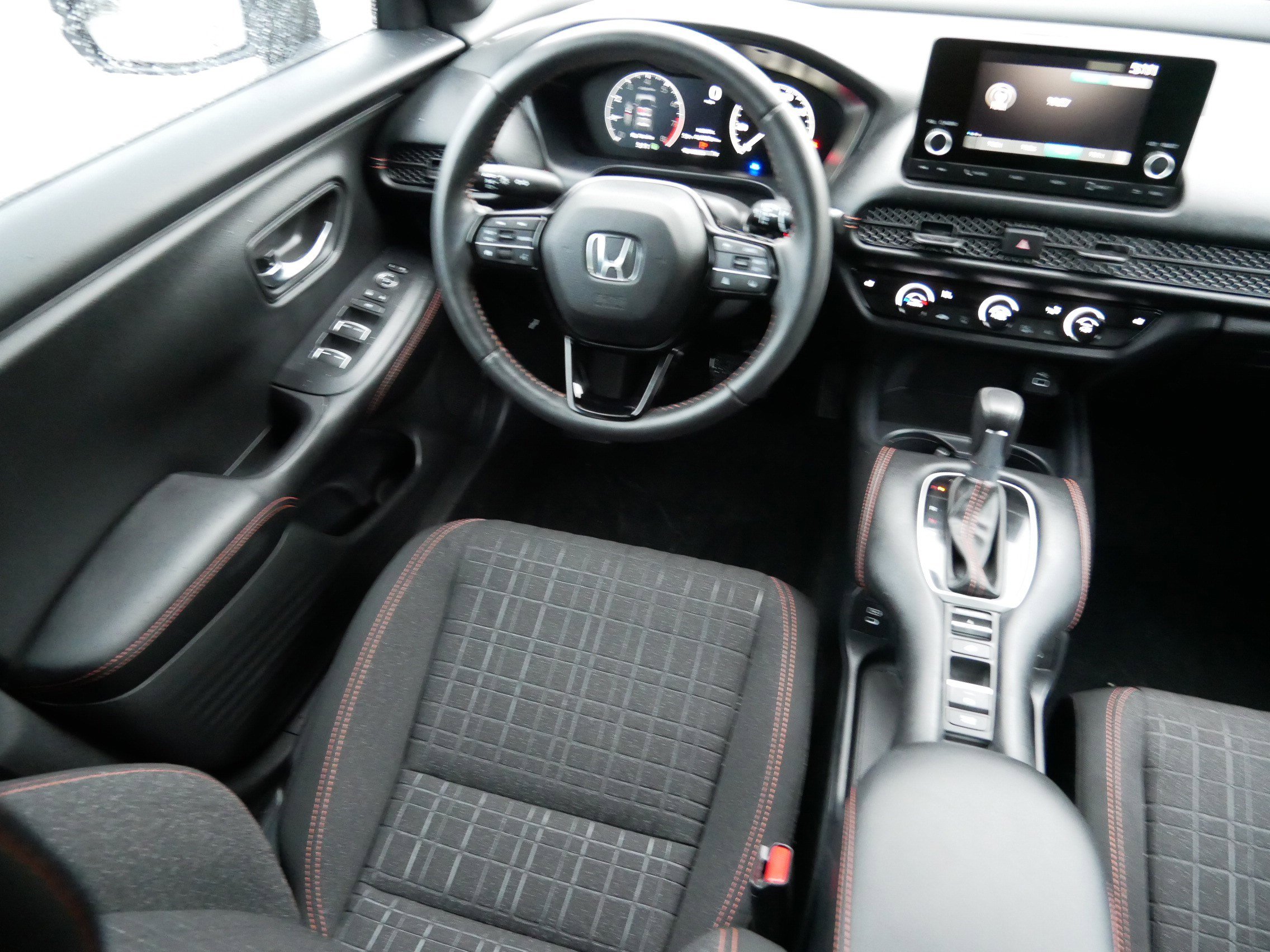 Used 2024 Honda HR-V Sport image 9