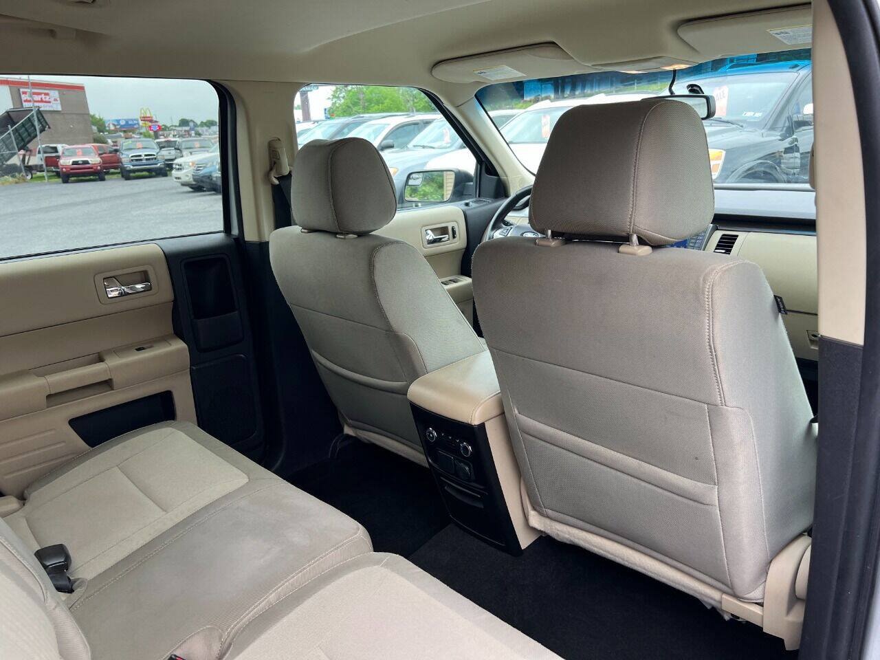 Used 2019 Ford Flex SE FWD image 28