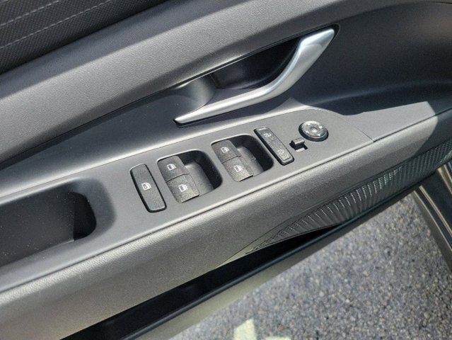 Certified 2026 Hyundai Elantra SE FWD image 14