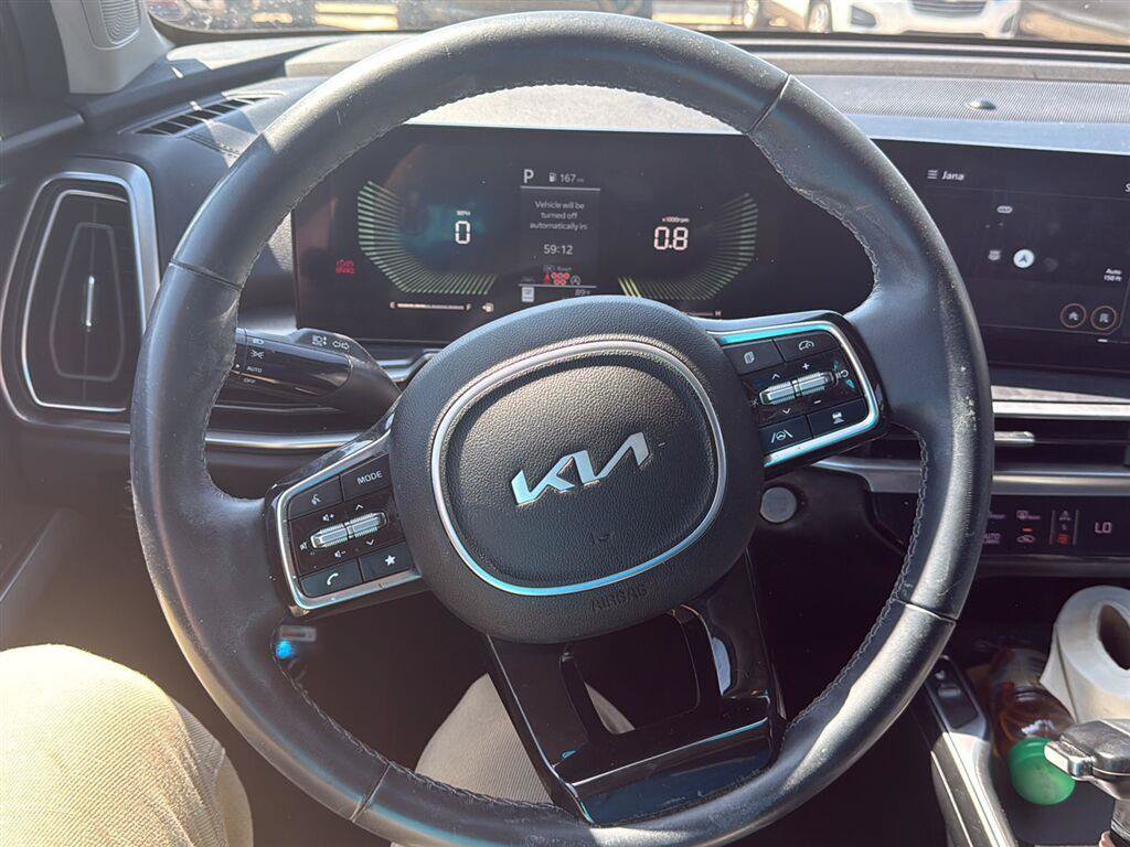 Used 2024 Kia Sorento S FWD image 9