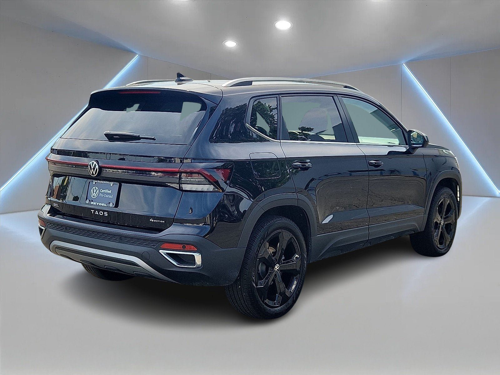 Certified 2025 Volkswagen Taos SEL w/ Black Wheel Plus Package AWD/4WD image 4