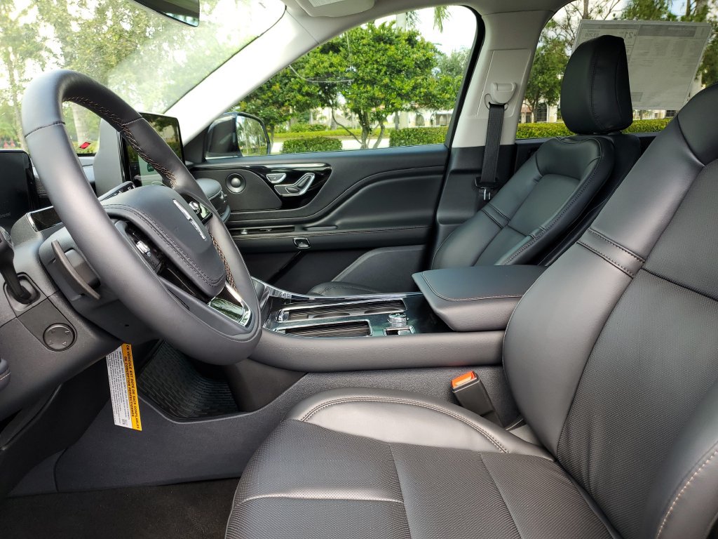 New 2026 Lincoln Aviator 2WD image 21