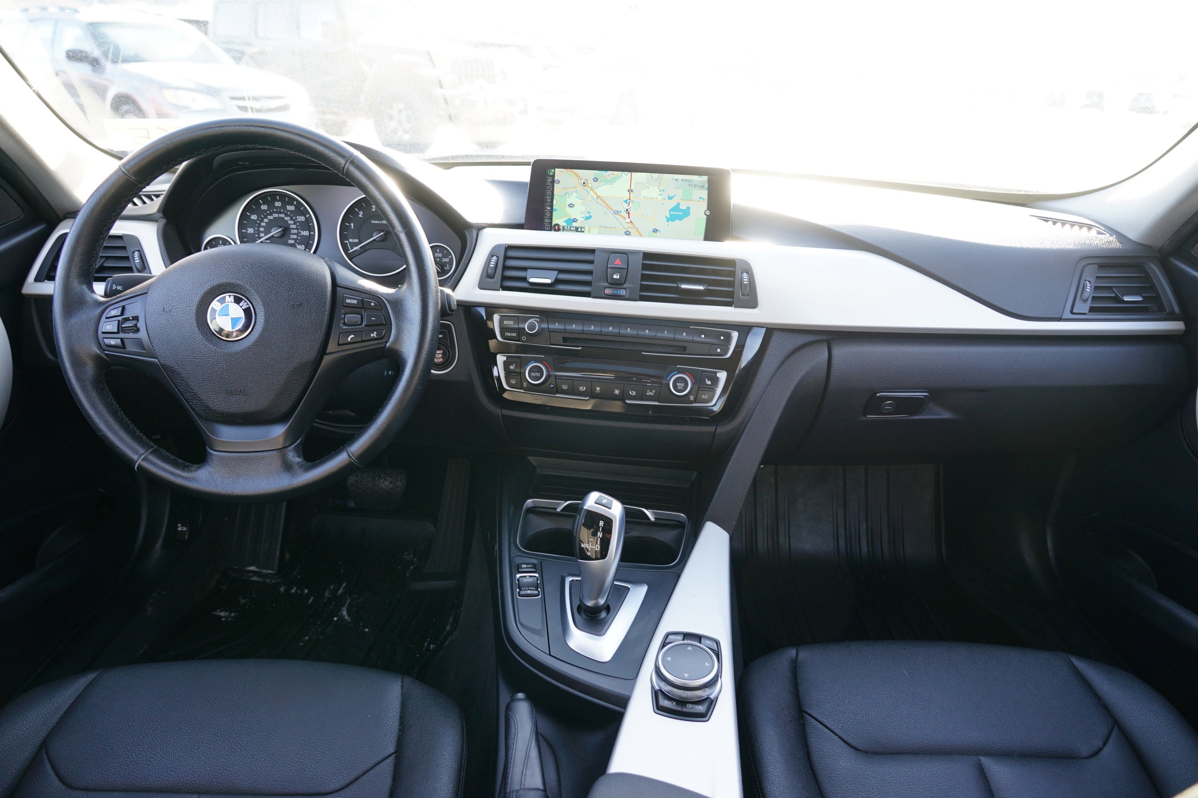 Used 2016 BMW 320i xDrive Sedan image 26