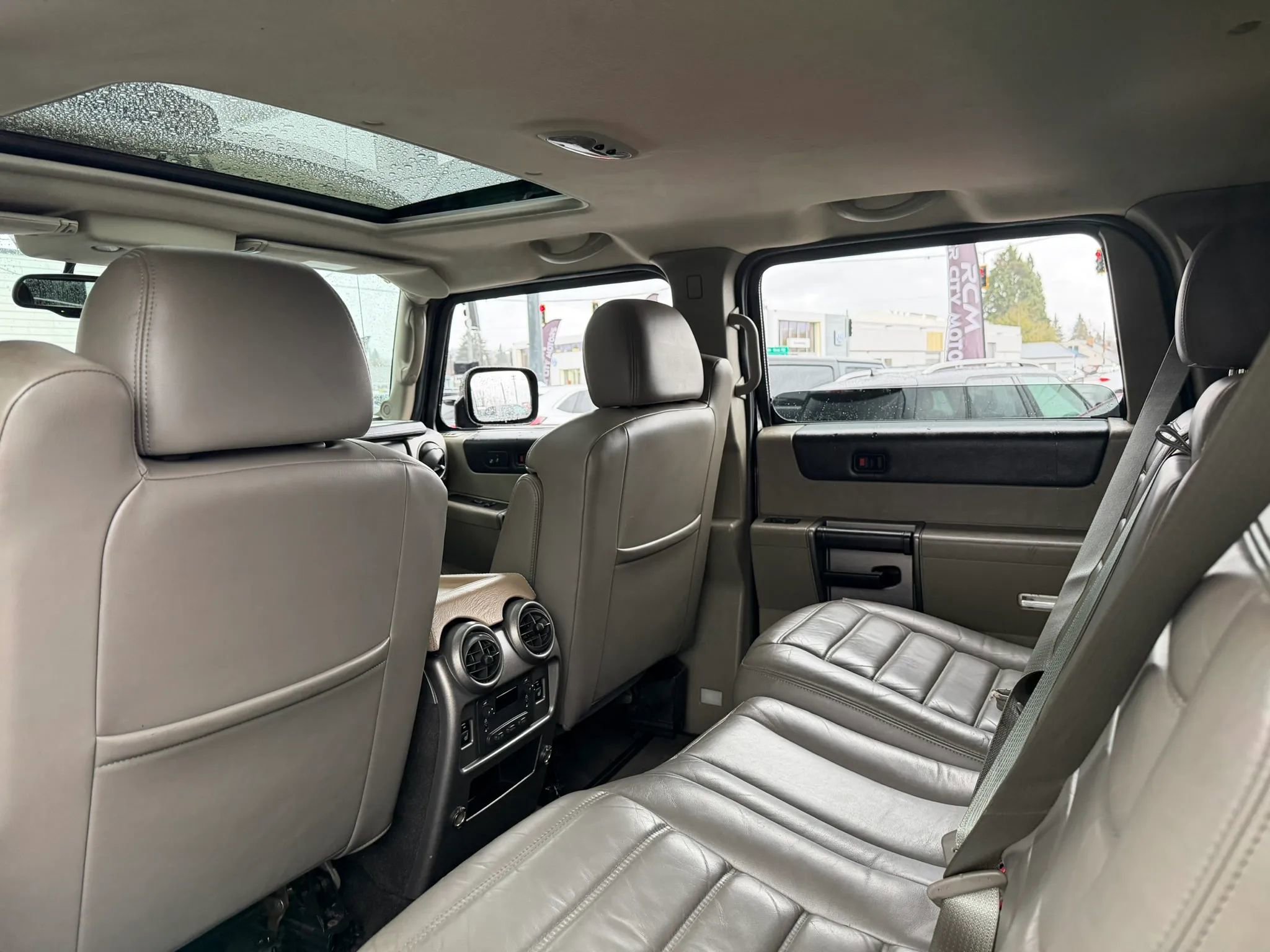 Used 2004 HUMMER H2 w/ Preferred Equipment Group AWD/4WD image 21