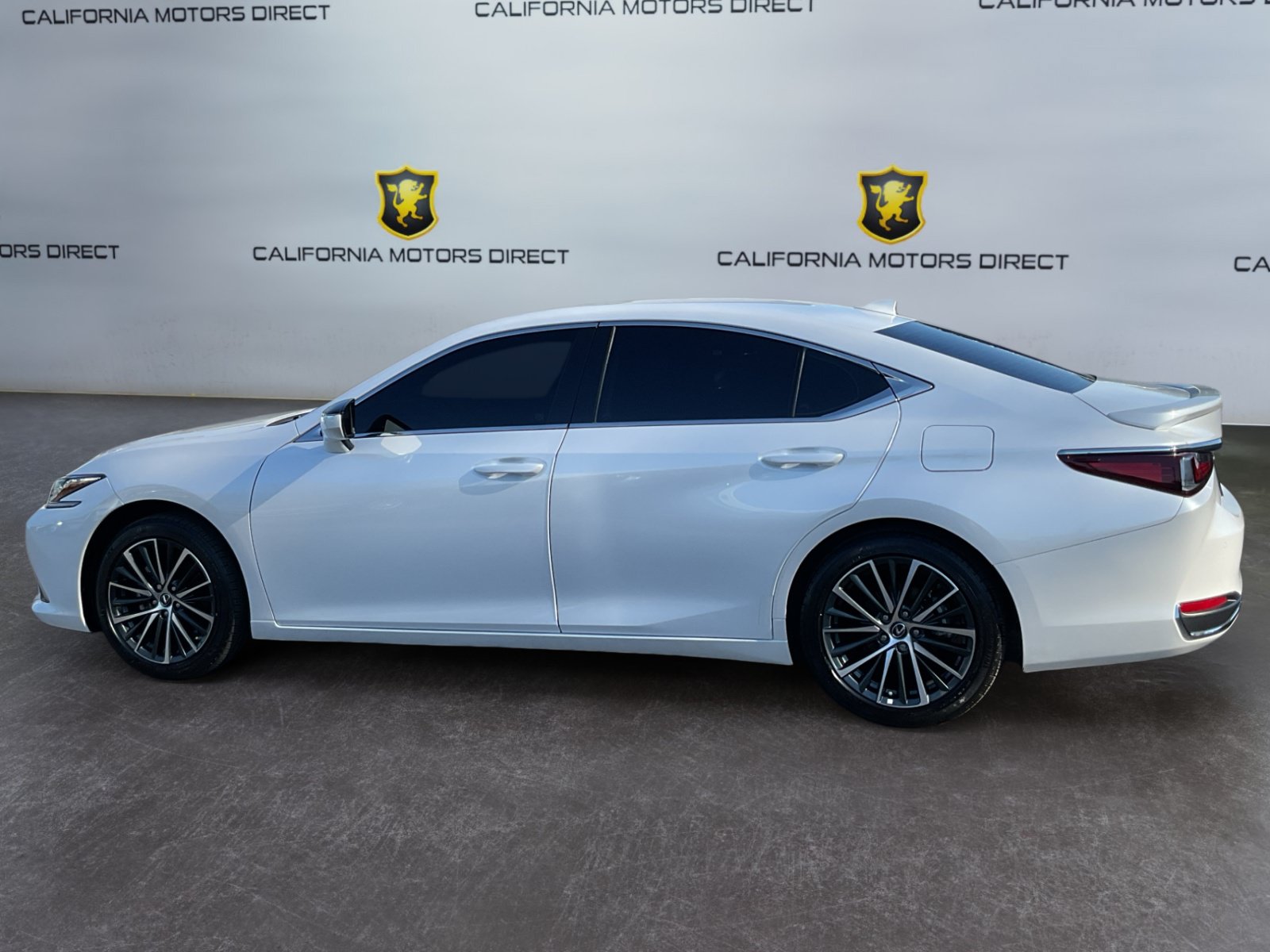 Used 2025 Lexus ES 300h w/ Premium Package FWD image 8
