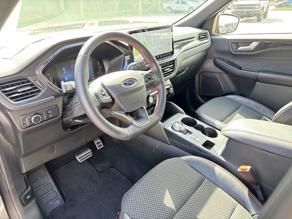 Used 2024 Ford Escape ST-Line w/ Tech Pack #1 image 6