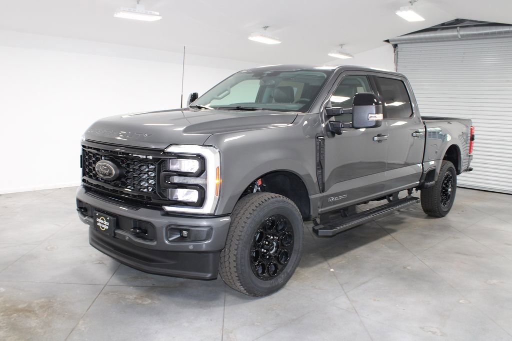 New 2026 Ford F250 Lariat w/ Black Appearance Package video 3